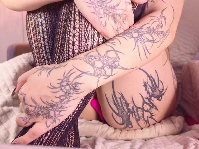 Yuriko-May live cam on BongaCams