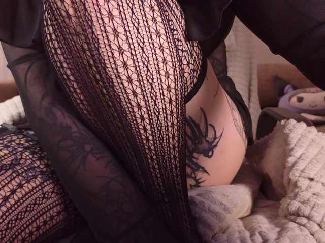 Yuriko-May live cam on BongaCams