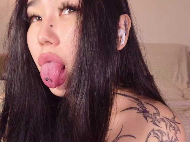 Yuriko-May live webcam show