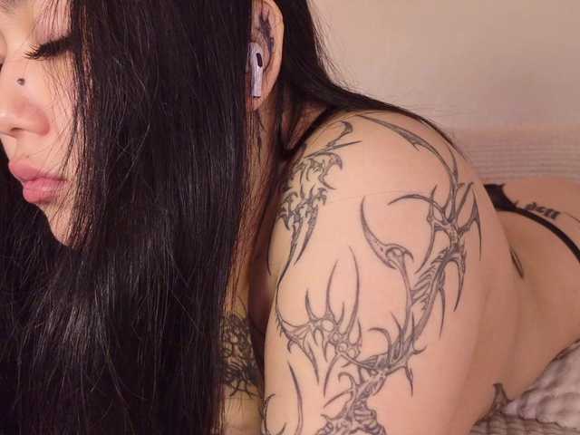 Yuriko-May live webcam show