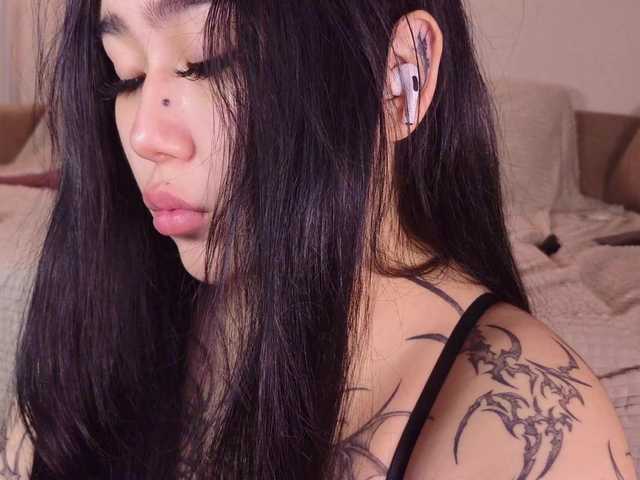 Yuriko-May live cam on BongaCams
