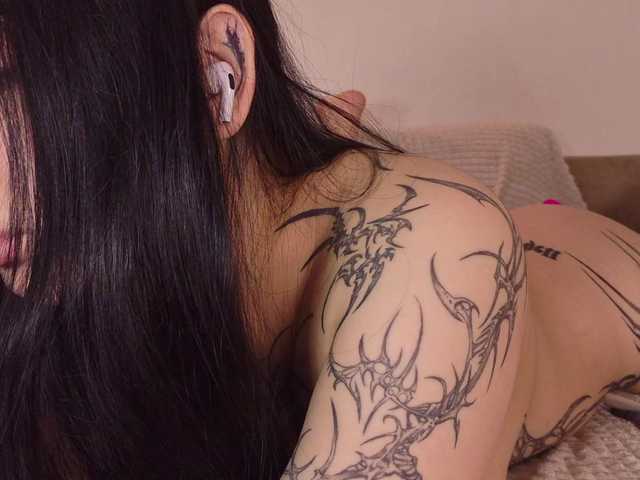 Yuriko-May live cam on BongaCams