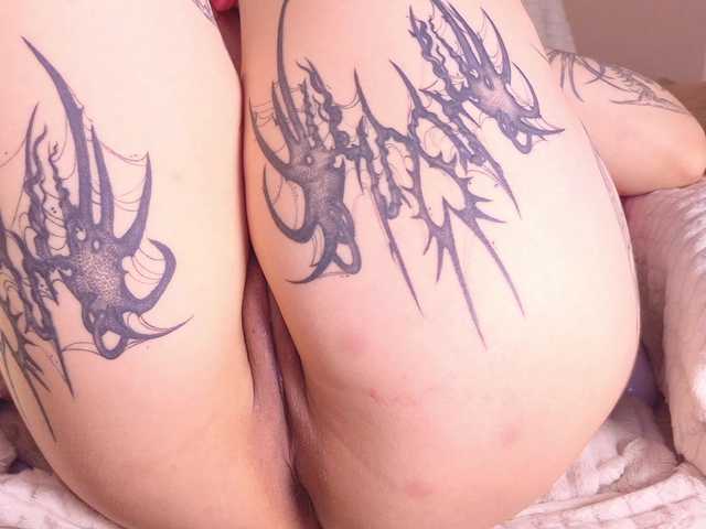 Yuriko-May live cam on BongaCams