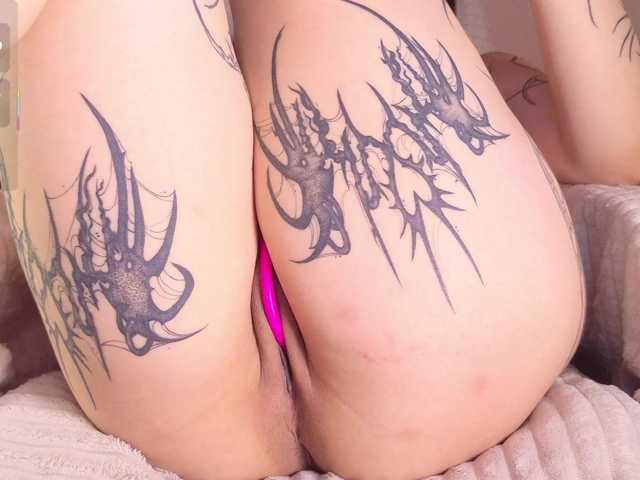 Yuriko-May live cam on BongaCams