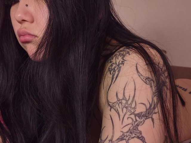 Yuriko-May live cam on BongaCams