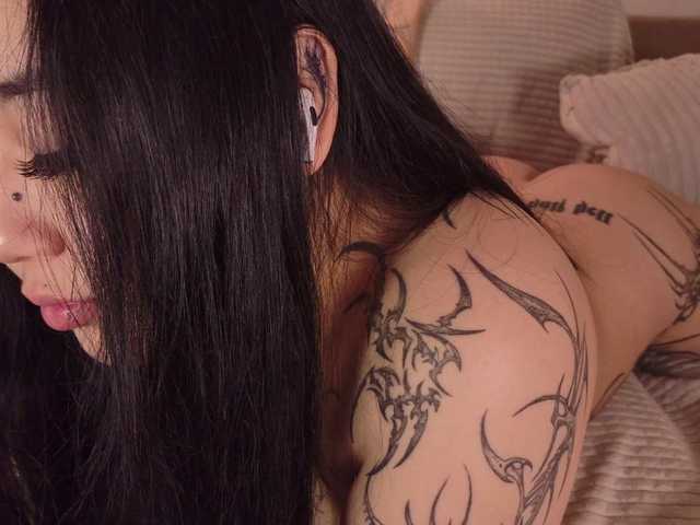 Yuriko-May live cam on BongaCams