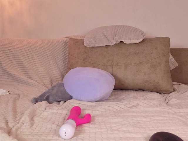 Yuriko-May live cam on BongaCams