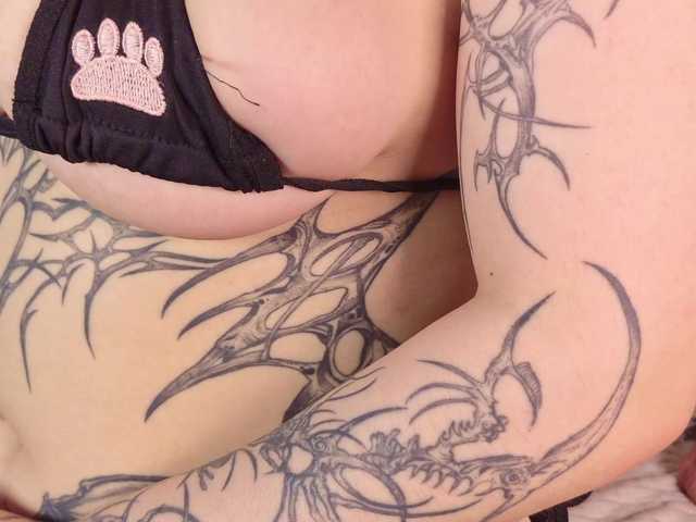 Yuriko-May live cam on BongaCams