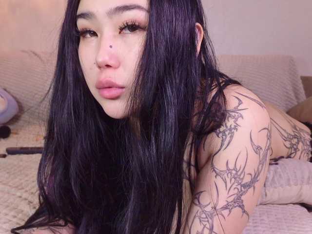 Yuriko-May live cam on BongaCams