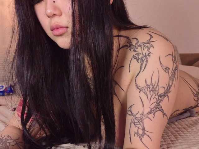 Yuriko-May live cam on BongaCams