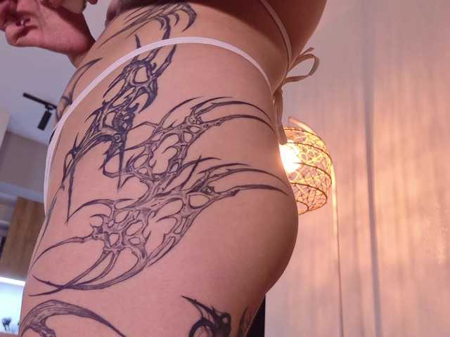 Yuriko-May live cam on BongaCams