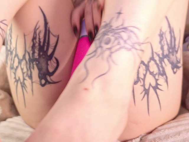 Yuriko-May live cam on BongaCams