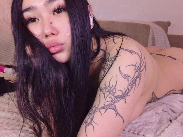 Yuriko-May live cam on BongaCams