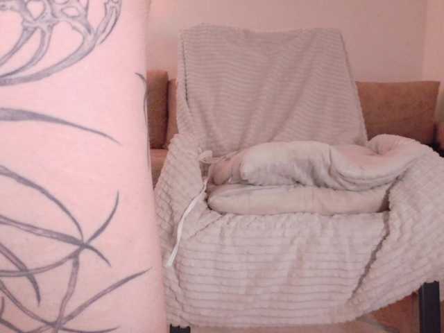 Yuriko-May live cam on BongaCams