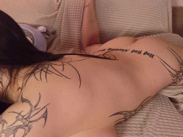 Yuriko-May live cam on BongaCams