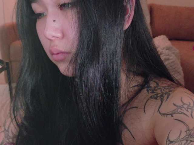 Yuriko-May live cam on BongaCams