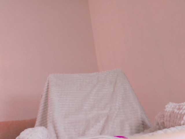 Yuriko-May live cam on BongaCams