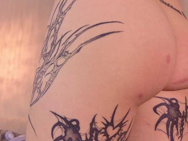 Yuriko-May live cam on BongaCams