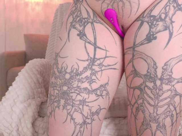 Yuriko-May live cam on BongaCams