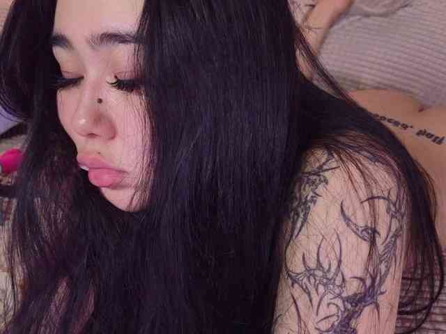 Yuriko-May Sex Cam Show