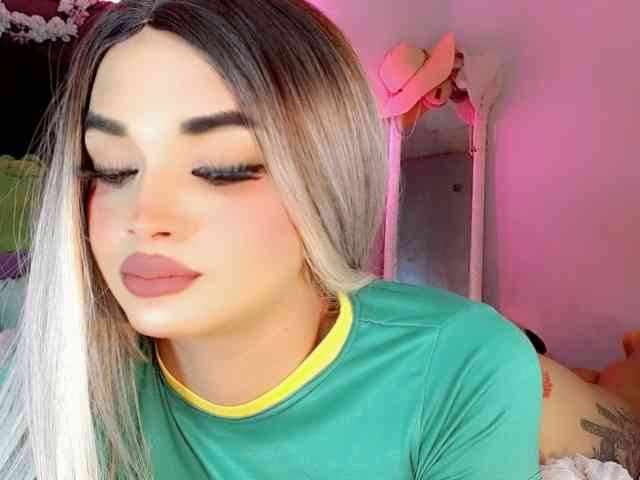 Little-Vale- Live Webcam on BongaCams
