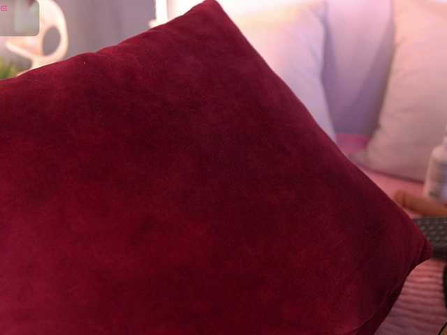 MiaKay live webcam show