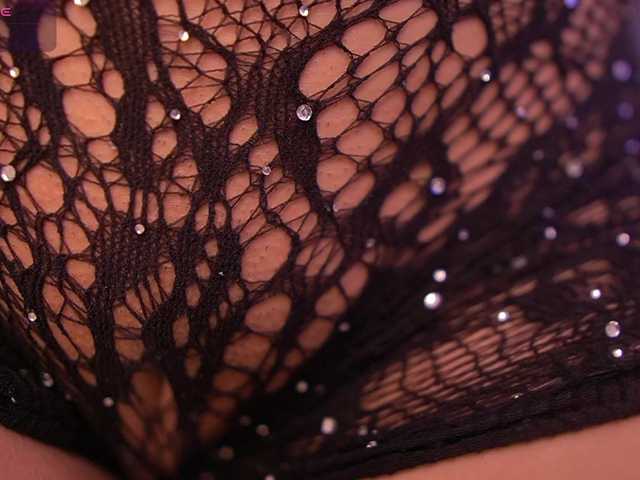 MiaKay live cam on BongaCams