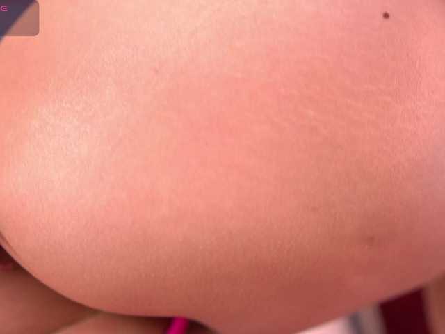 MiaKay live webcam show