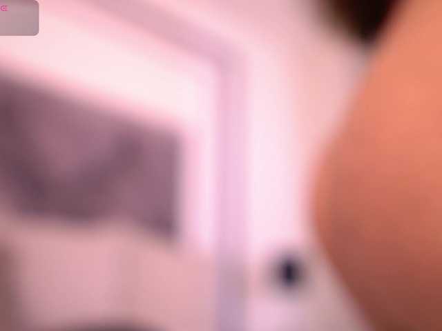 MiaKay live cam on BongaCams