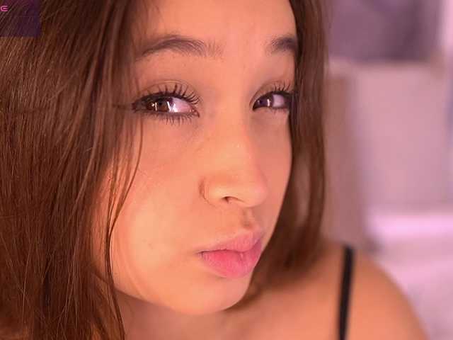 MiaKay live cam on BongaCams