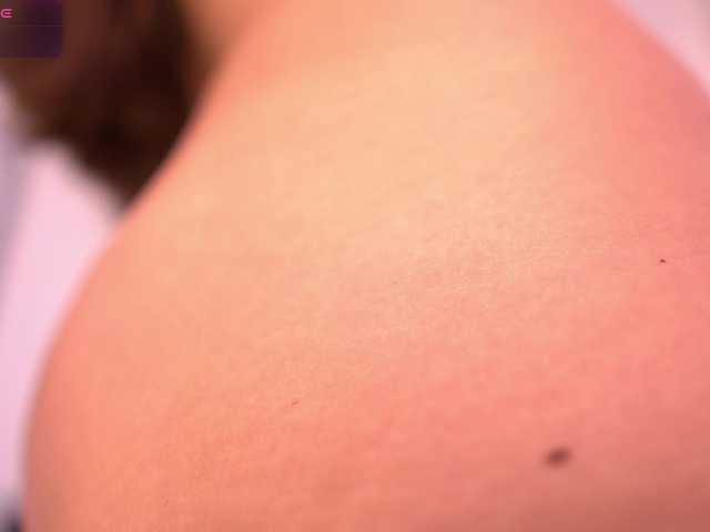 MiaKay live cam on BongaCams