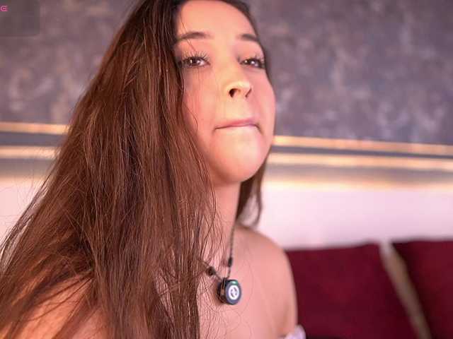 MiaKay live cam on BongaCams