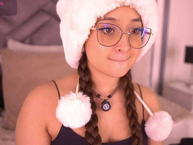 MiaKay live cam on BongaCams