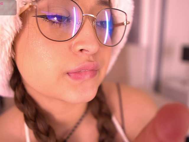 MiaKay live cam on BongaCams