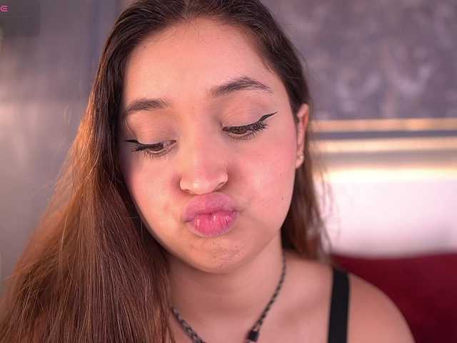 MiaKay live cam on BongaCams