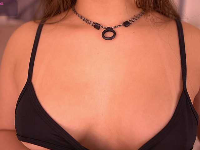 MiaKay live cam on BongaCams