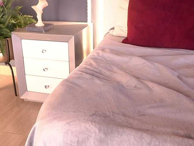 MiaKay live cam on BongaCams