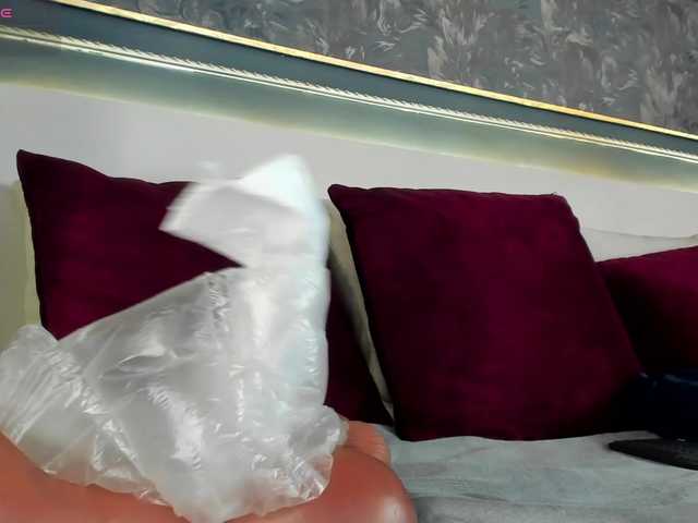 MiaKay live cam on BongaCams