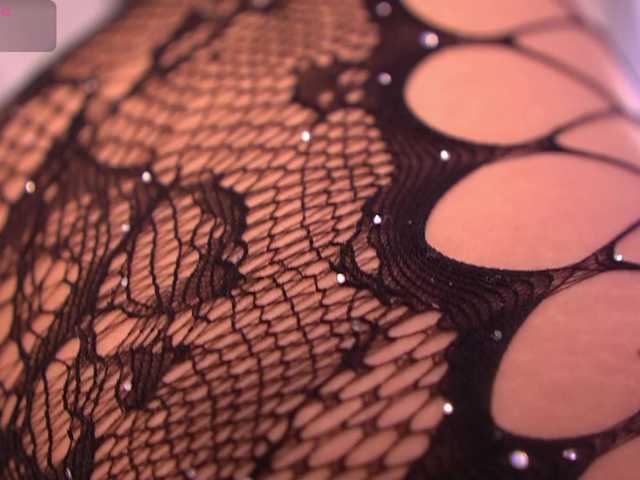 MiaKay live cam on BongaCams