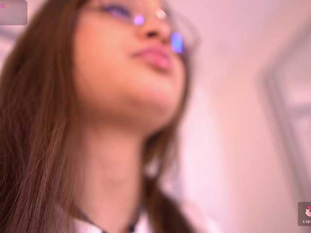 MiaKay live cam on BongaCams