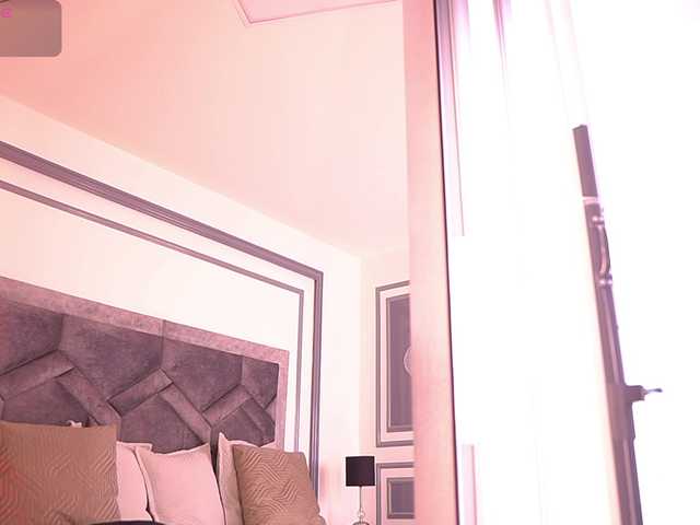 MiaKay live cam on BongaCams
