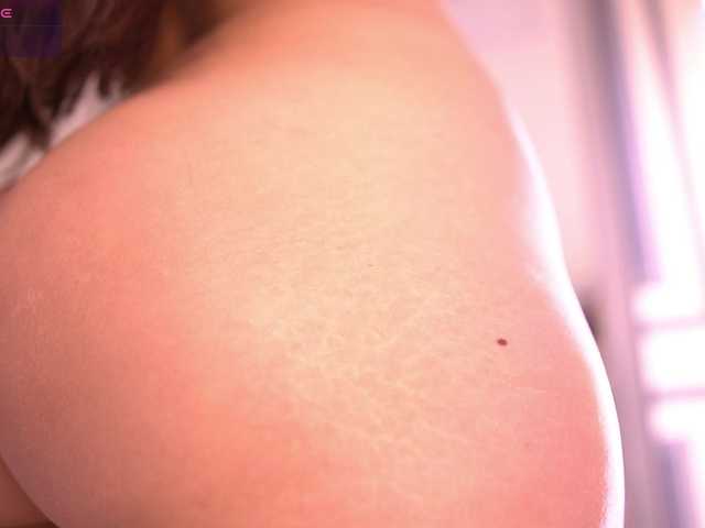 MiaKay live cam on BongaCams