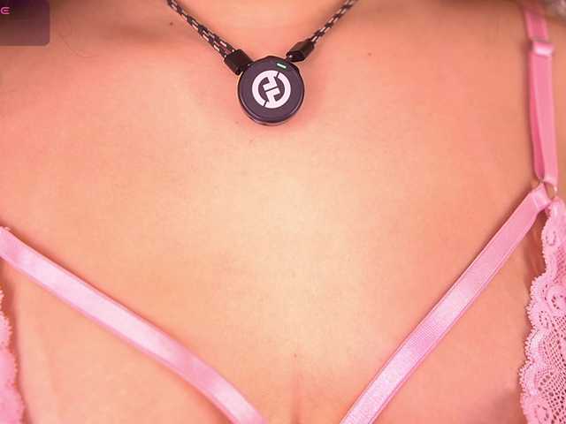 MiaKay live cam on BongaCams