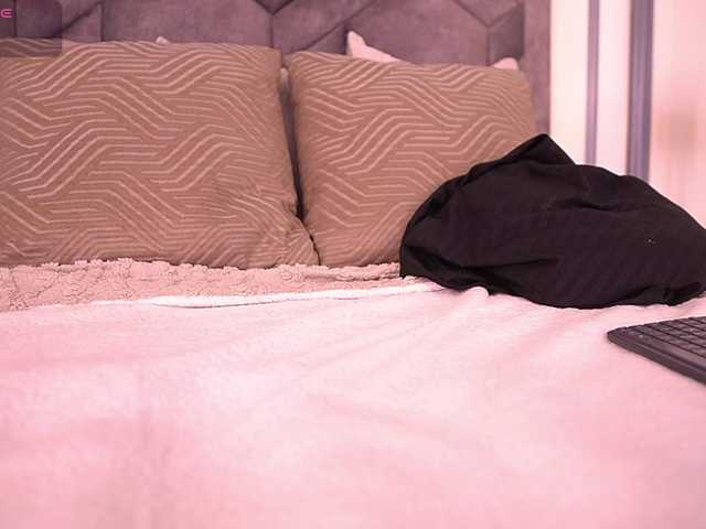 MiaKay live cam on BongaCams