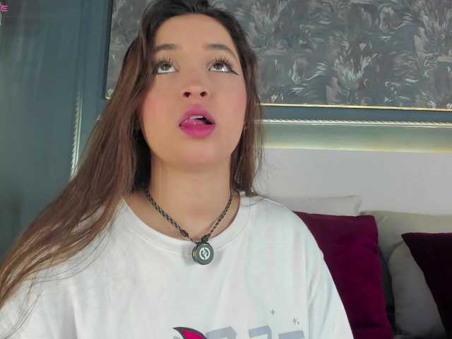MiaKay live cam on BongaCams