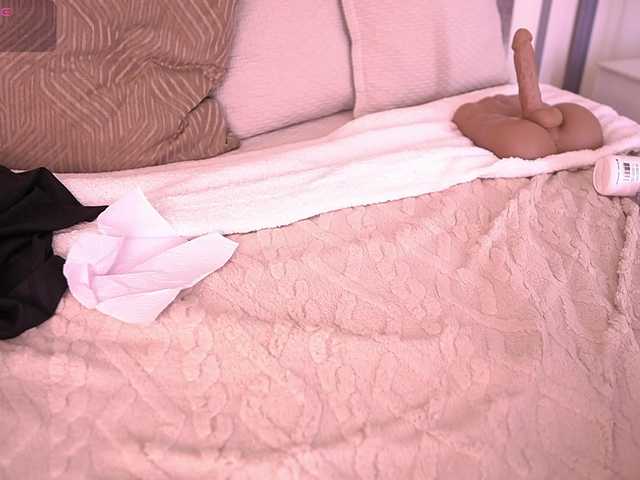 MiaKay live cam on BongaCams