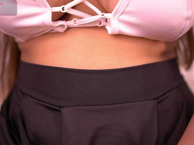 MiaKay live cam on BongaCams