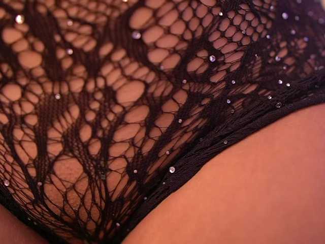 MiaKay live cam on BongaCams