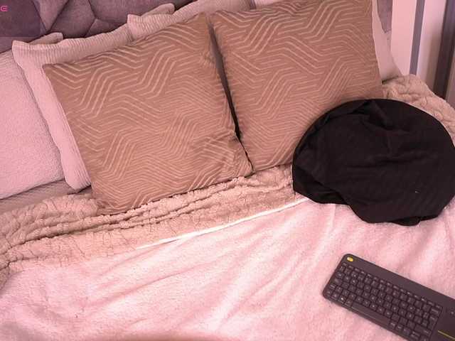 MiaKay live cam on BongaCams