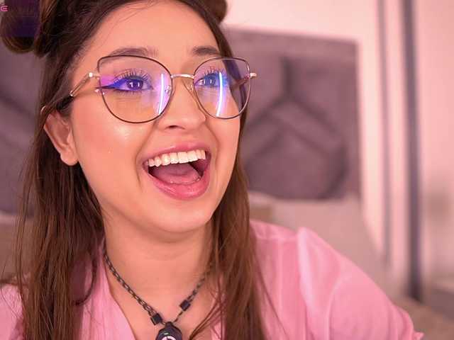 MiaKay live cam on BongaCams